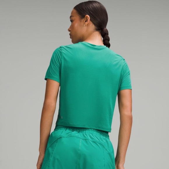 Ultralight waist length tshirt in cascadia green - Picture 2 of 3